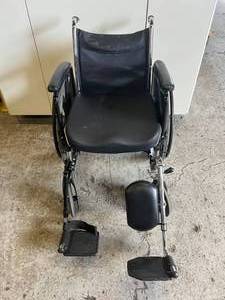 lot 59 image: Invacare Tracer SX5 Wheelchair - Great Working Condition