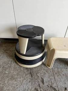 lot 72 image: Cramer Kik-Step Step Stool, 2-Step, 350 lb Capacity, 16 dia. x 14.25h -&nbspSpring-mounted casters retract when stool is stepped on Includes Extra Plastic Stool