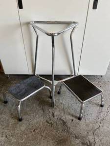 lot 74 image: Stainless Steel Triangular Laundry Hamper Stand and 2 Step Stools (Lumex & Brewer)