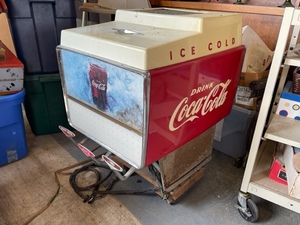lot 1 image: Coca-Cola Fountain Machine