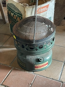 lot 4 image: Coleman Heater