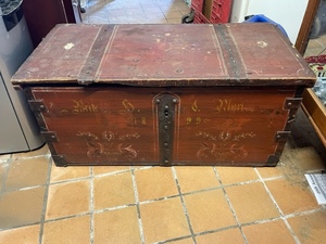 lot 36 image: Wooden Trunk