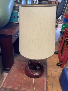 lot 37 image: Mid Century Lamp