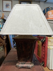 lot 46 image: Mid Century Table Lamp
