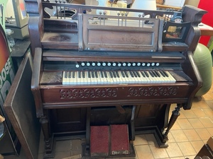 lot 49 image: Kimball Pump Organ