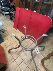 lot 51 image: Mid Century Kitchen Table