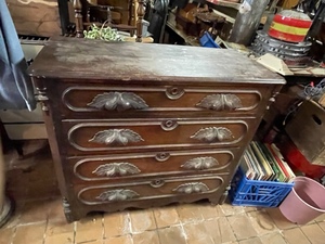 lot 63 image: Dresser