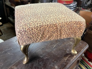 lot 68 image: Mid Century Foot Rest