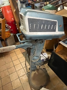 lot 80 image: 10 HP Evinrude Boat Motor