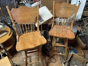 lot 84 image: Wood Swivel Bar Stools