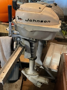 lot 98 image: Johnson Boat Motor