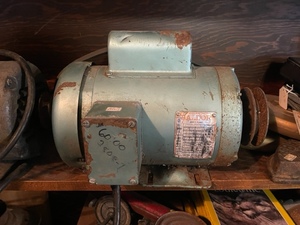 lot 134 image: Baldor 34 HP Electric Motor