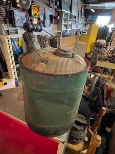 lot 150 image: Metal Can