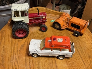 lot 159 image: Tonka and International Toys