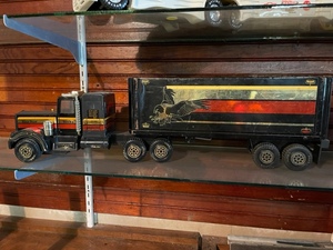 lot 164 image: Tonka Semi Tractor Trailer