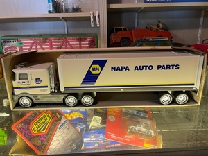 lot 173 image: Nylint NAPA Semi Tractor Trailer