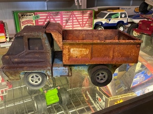 lot 179 image: Structo Dump Truck