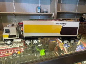 lot 180 image: Nylint Wix Filters Toy Semi Truck