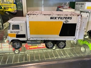 lot 182 image: Nylint Wix Filters Truck