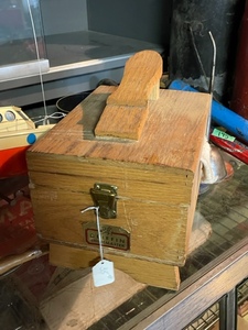 lot 197 image: Griffin Shinemaster Shoe Shine Box and Items