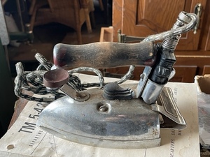 lot 224 image: General Electric Hi-Speed Calrod Iron