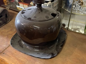 lot 231 image: Stoneware Crock