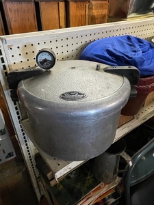 lot 235 image: Steam Liner Pressure Cooker