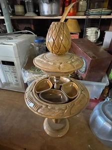 lot 237 image: Mid Century Wood Lazy Susan