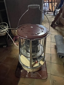 lot 239 image: Kerosene Heater