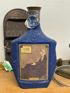 lot 256 image: Jim Beam Whistlers Mother Decanter