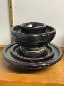 lot 258 image: Ceramic Clover Insulator