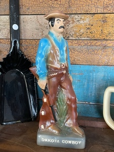 lot 268 image: Ezra Brooks Bourbon Decanter