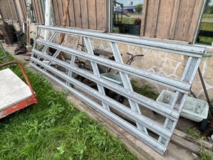 lot 273 image: Galvanized Gate