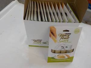 15 ct Purina Fancy Feast Savory Cat...