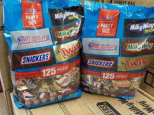 2 ct 35.25 oz Bags Minis Party Siz...