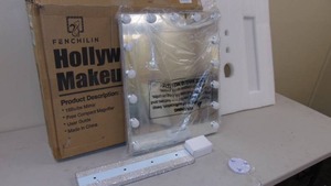lot 30 image: FENCHILIN  Vanity Mirror with Lights and Bluetooth Hollywood Speaker