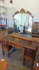 1920s-1930s Walnut Vanity with mirror