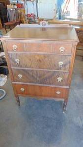 1920s-1930s Walnut chest 4-drawers