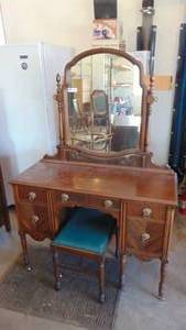 1920s-1930s Walnut Vanity with stool