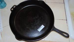 Large 15in Wagner Cast Iron 1064 Skillet