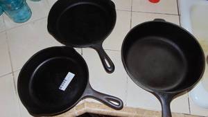 3 Wagner Cast Iron Skillet, 9in, and 2-10in