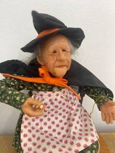 lot 29 image: Witch Nanas Family Richard Simmons Doll
