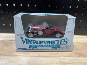 ERTL 1930 Packard Boattail Speedster Die Cast 143 Scale