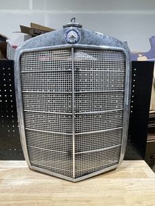 Mercedes-Benz Grill