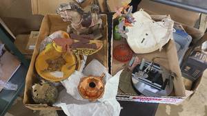 Vintage decor items in good shape