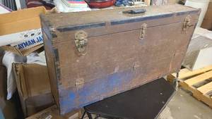 Large wooden carrying case, antique