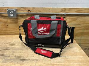 lot 31 image: MILWAUKEE 15 in. PACKOUT Tool Bag