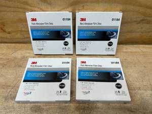 lot 39 image: 3M- Lot of 4 Boxes of Hookit Red Finishing Film Abrasive Disc 260L, 01184, 6 in, P1500, 25 discs per carton
