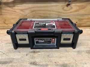 lot 13 image: KETER 18-Inch Cantilever Tool Box