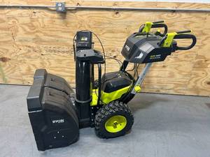 lot 78 image: RYOBI RY40807 40V Battery Operated Snow Blower